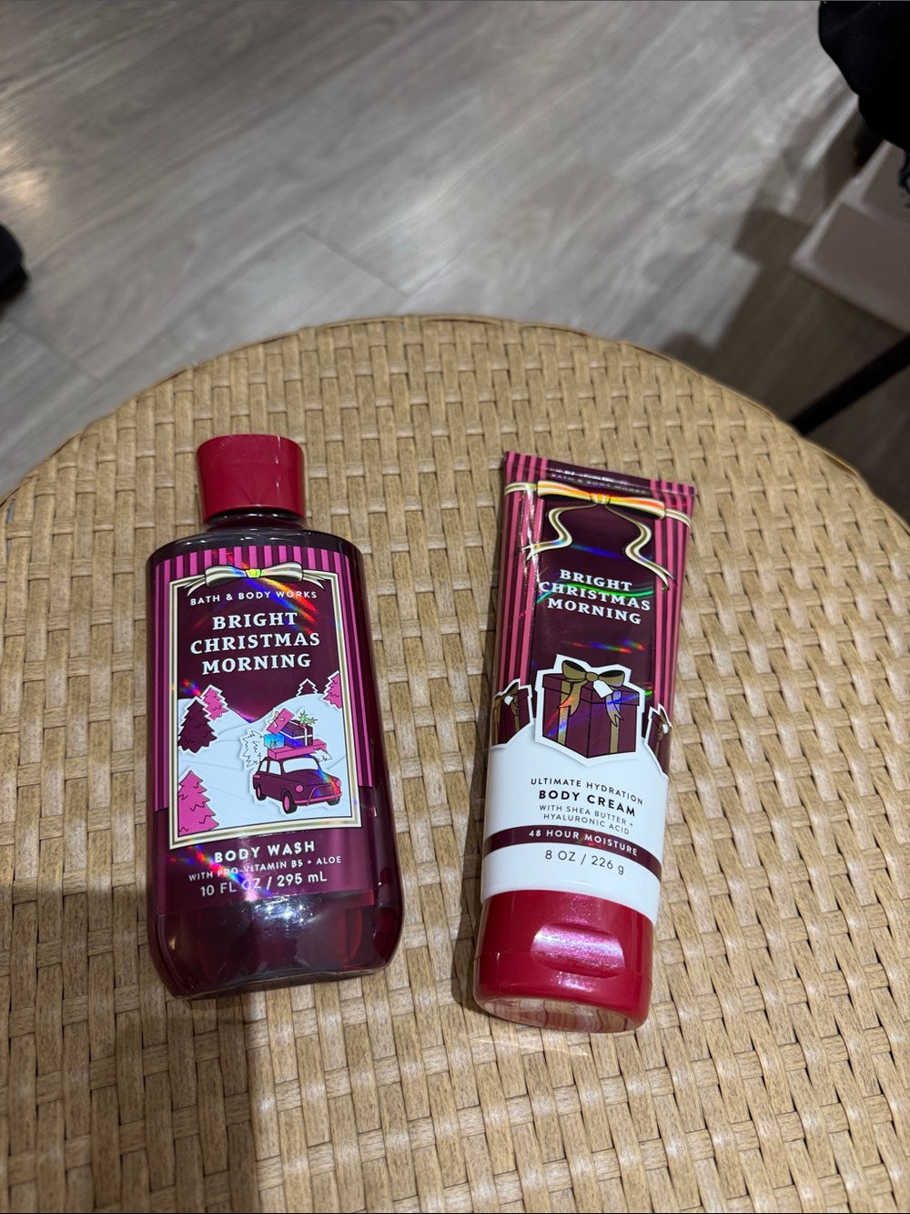 Bath & Body Works Bright Christmas Morning Body Wash & Cream - Red